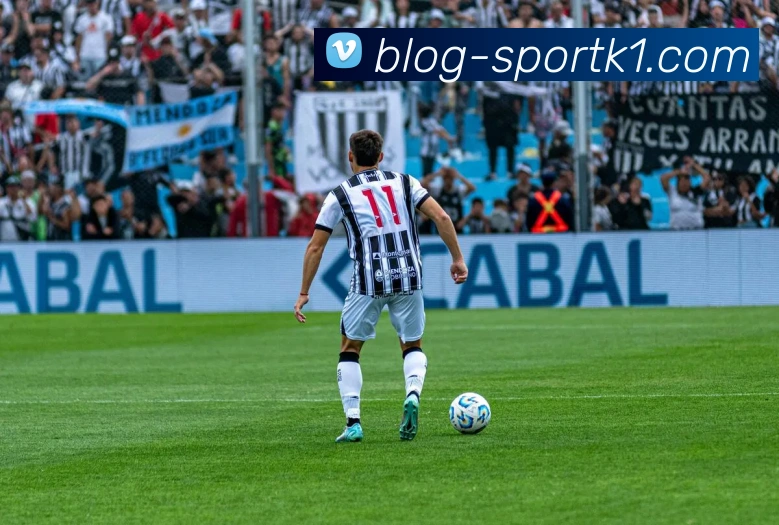 杨瀚森上半场未能登场开拓者暂时领先对手3分继续期待他的表现